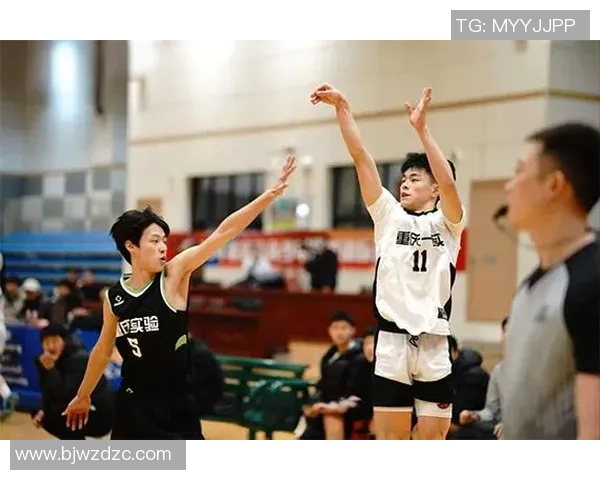 重庆篮球队以81分领跑世界锦标赛积分榜展现强劲实力 重庆篮球队以81分领跑世界锦标赛积分榜展现强劲实力